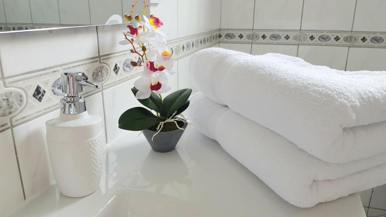 Paradise Gardens IV 2 Bd Amazing Apartment Paphos Exterior foto