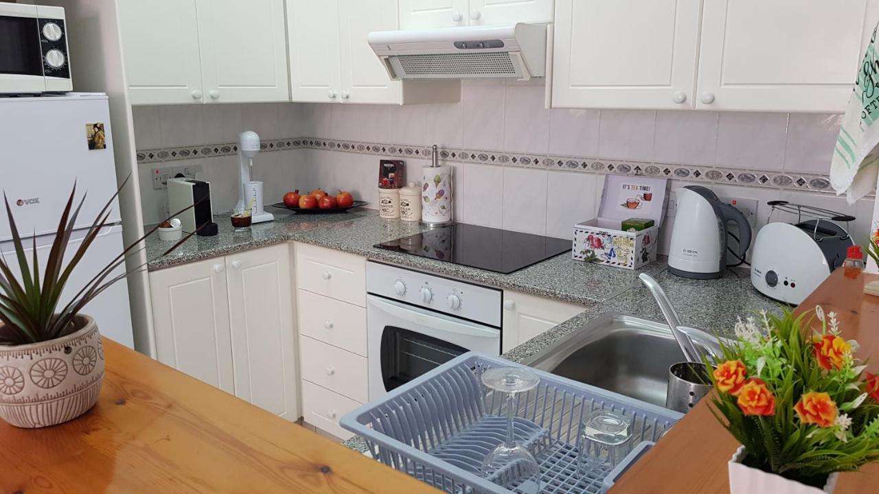 Paradise Gardens IV 2 Bd Amazing Apartment Paphos Exterior foto